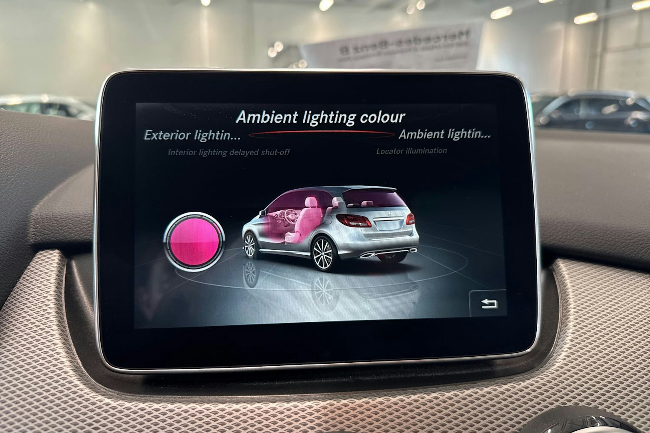musta Mercedes-Benz B 2014 kuva 18.