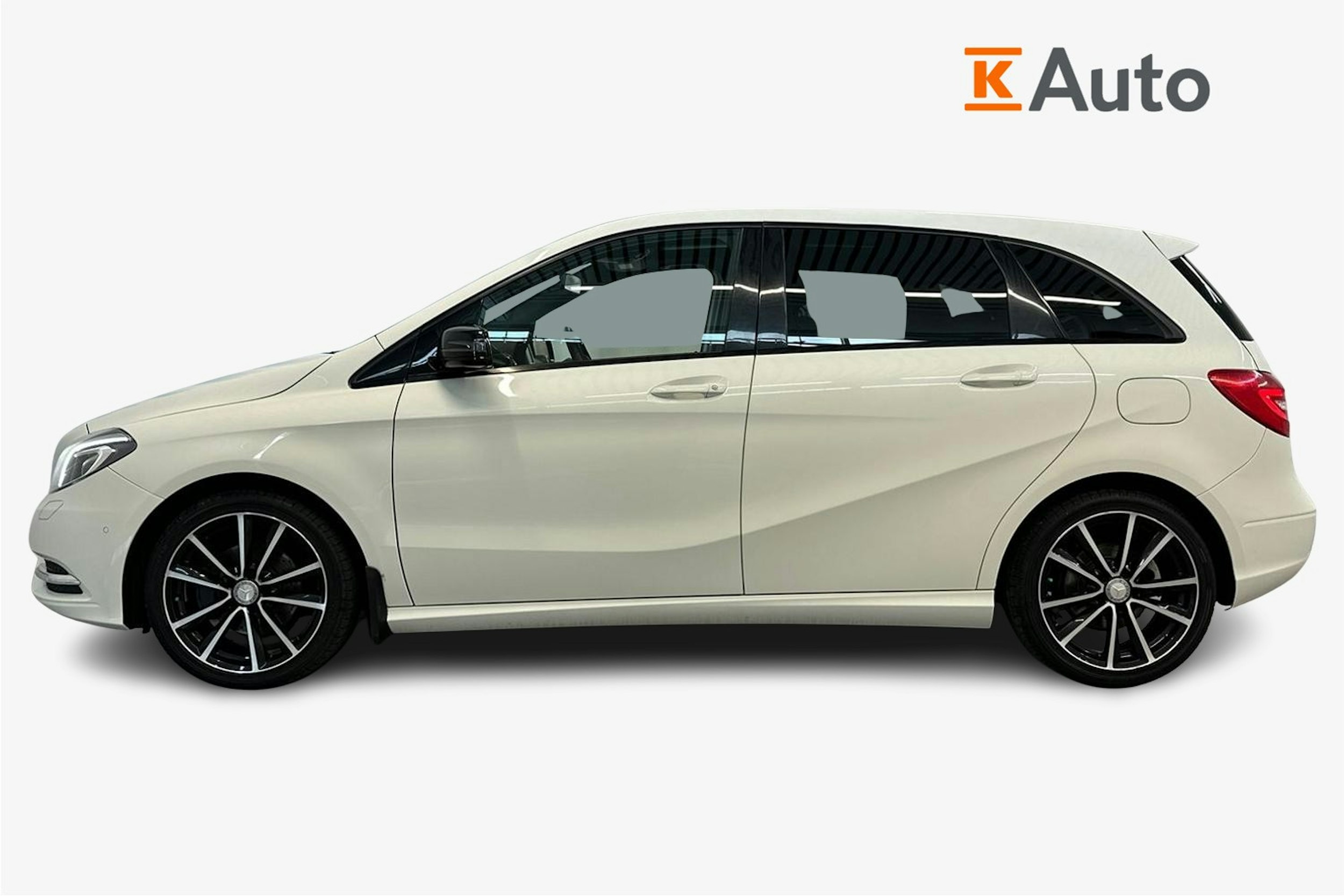 valkoinen Mercedes-Benz B 2015 kuva 6.
