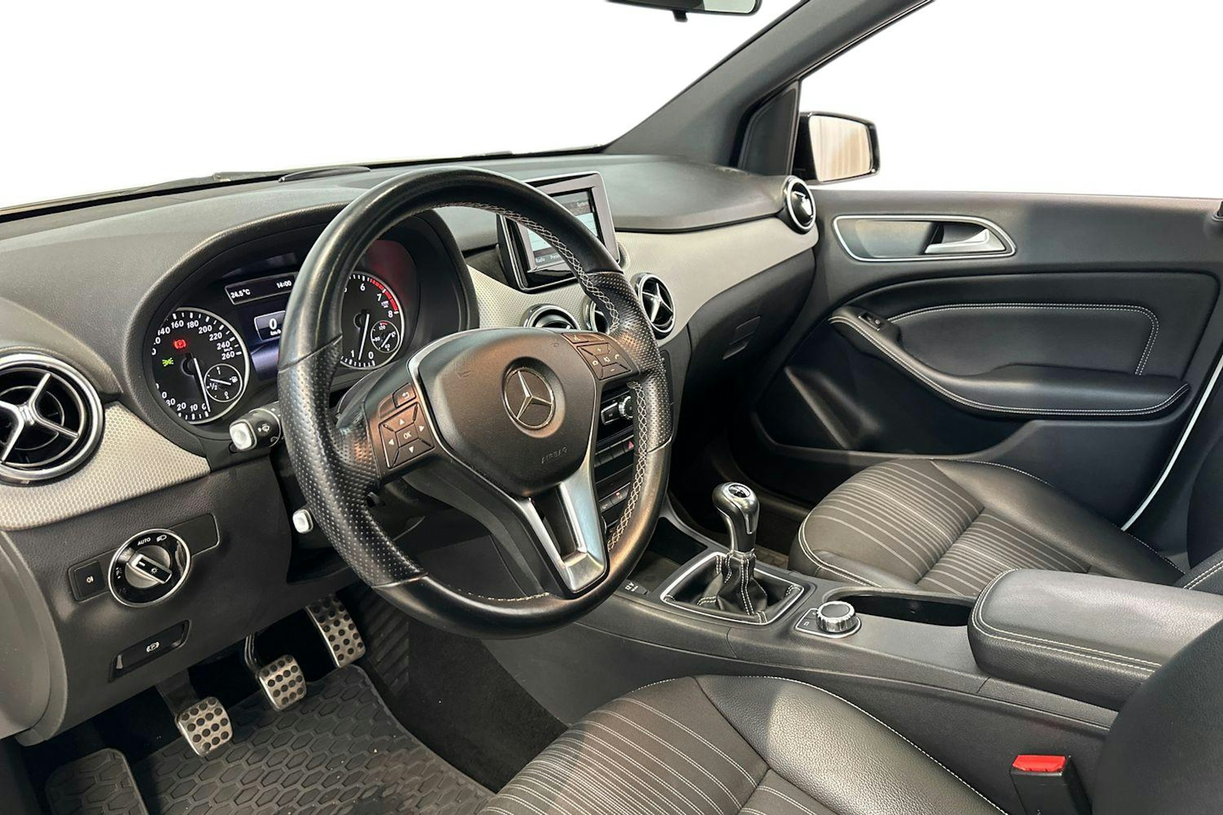 valkoinen Mercedes-Benz B 2015 kuva 7.