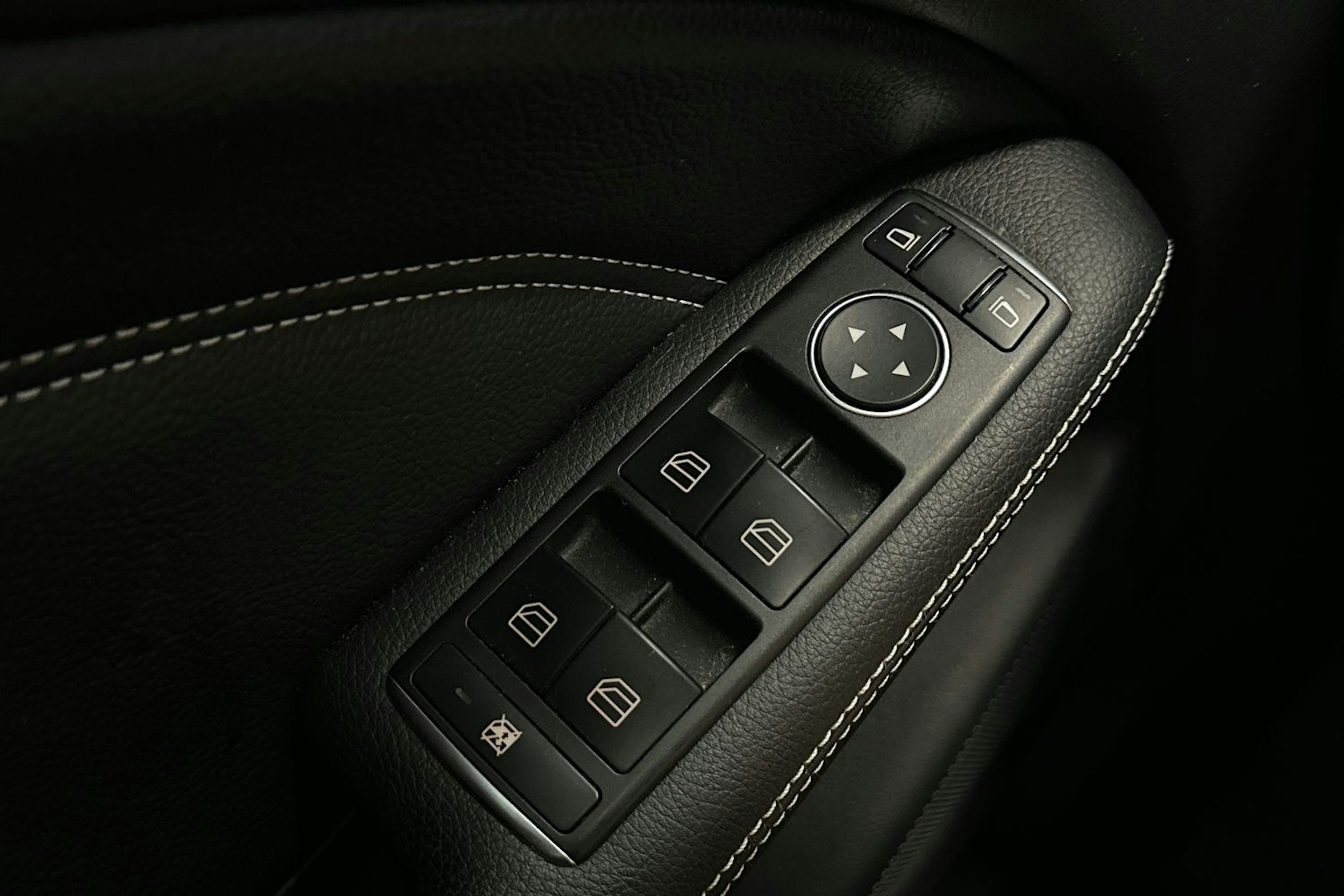 valkoinen Mercedes-Benz B 2015 kuva 17.