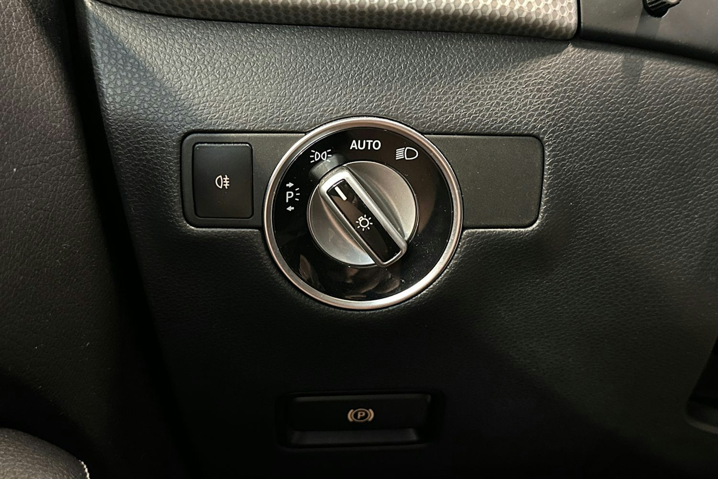 valkoinen Mercedes-Benz B 2015 kuva 18.