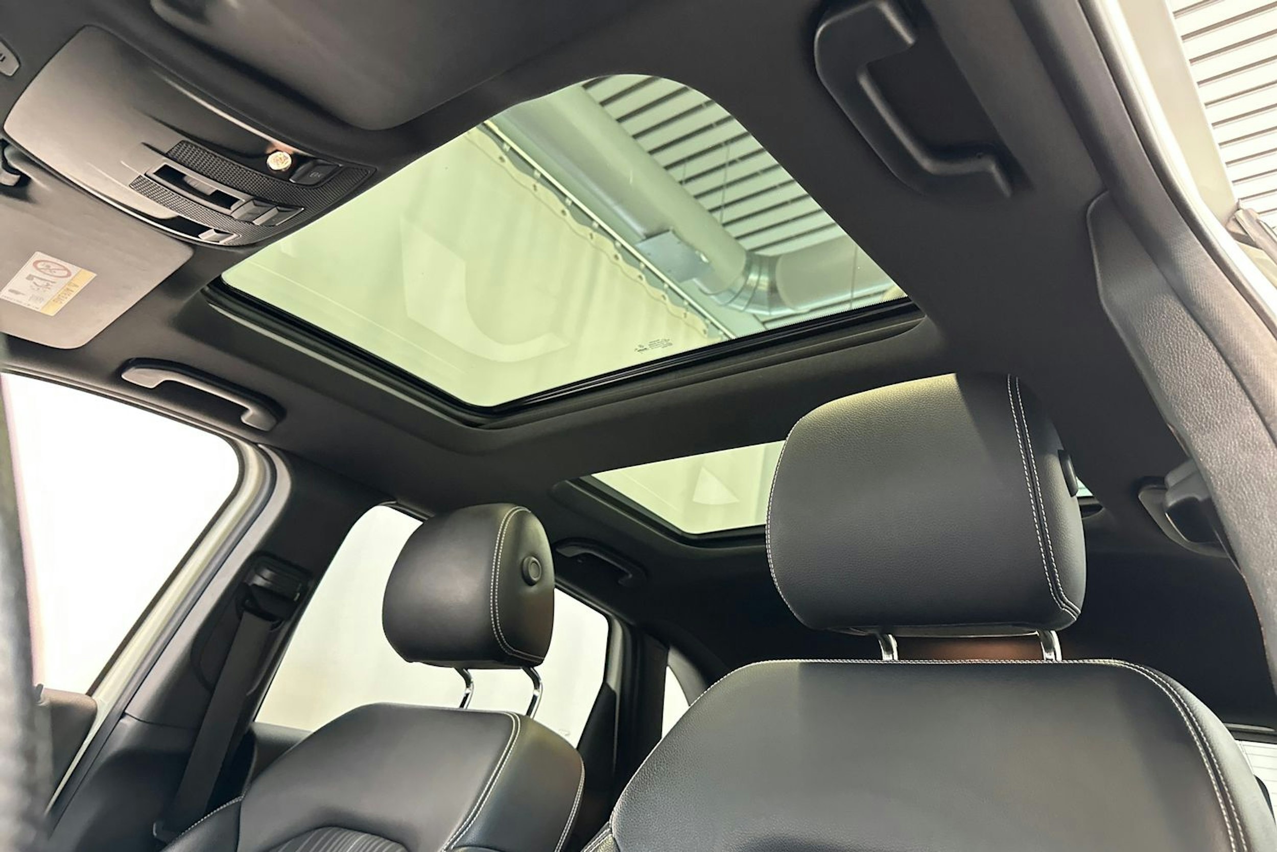 valkoinen Mercedes-Benz B 2015 kuva 28.