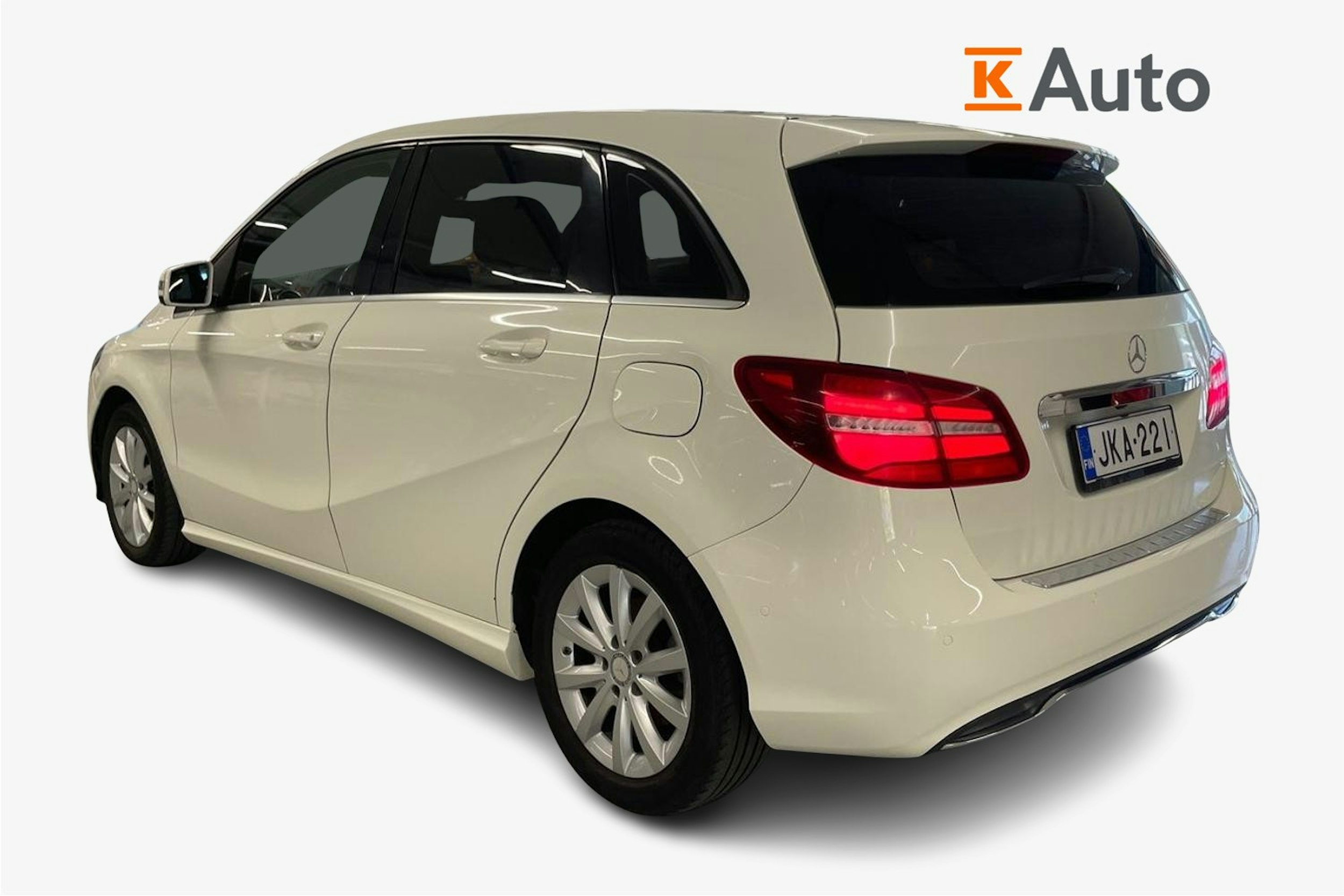 valkoinen Mercedes-Benz B 2016 kuva 2.
