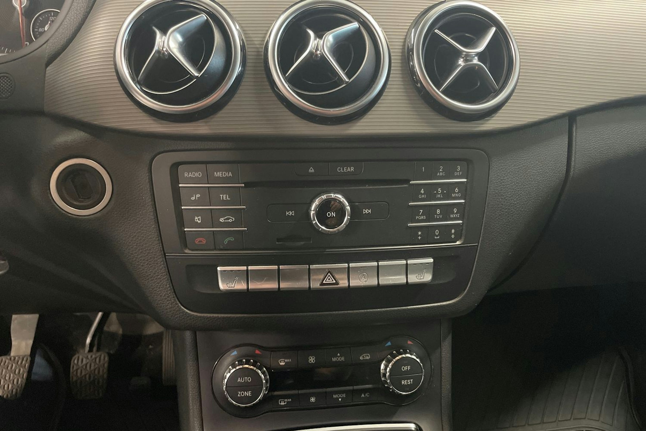 valkoinen Mercedes-Benz B 2016 kuva 15.