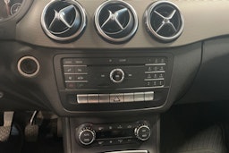 valkoinen Mercedes-Benz B 2016 kuva 15.