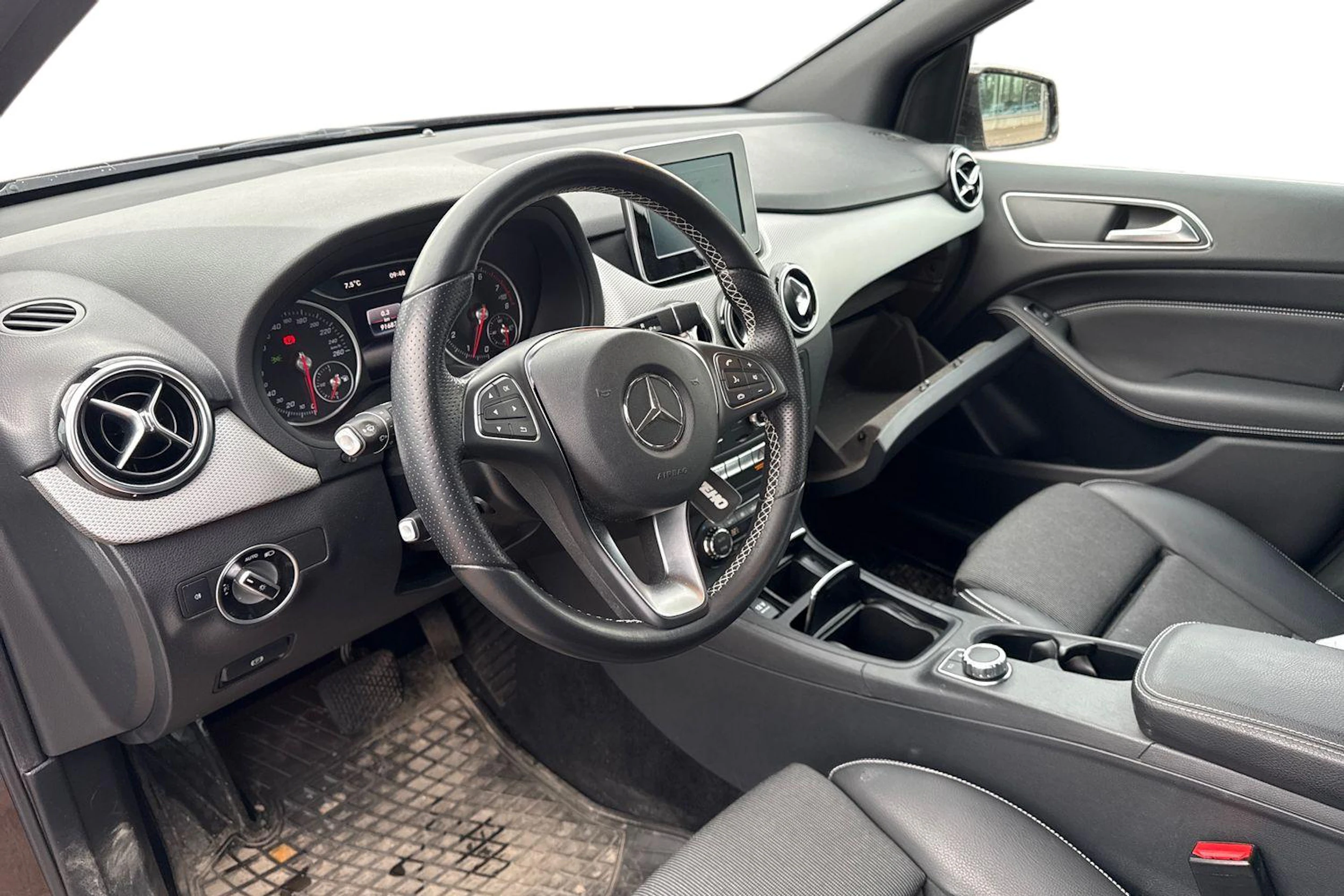 ruskea (beige) Mercedes-Benz B 2016 kuva 3.