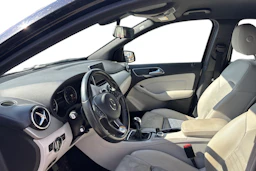 musta Mercedes-Benz B 2016 kuva 3.