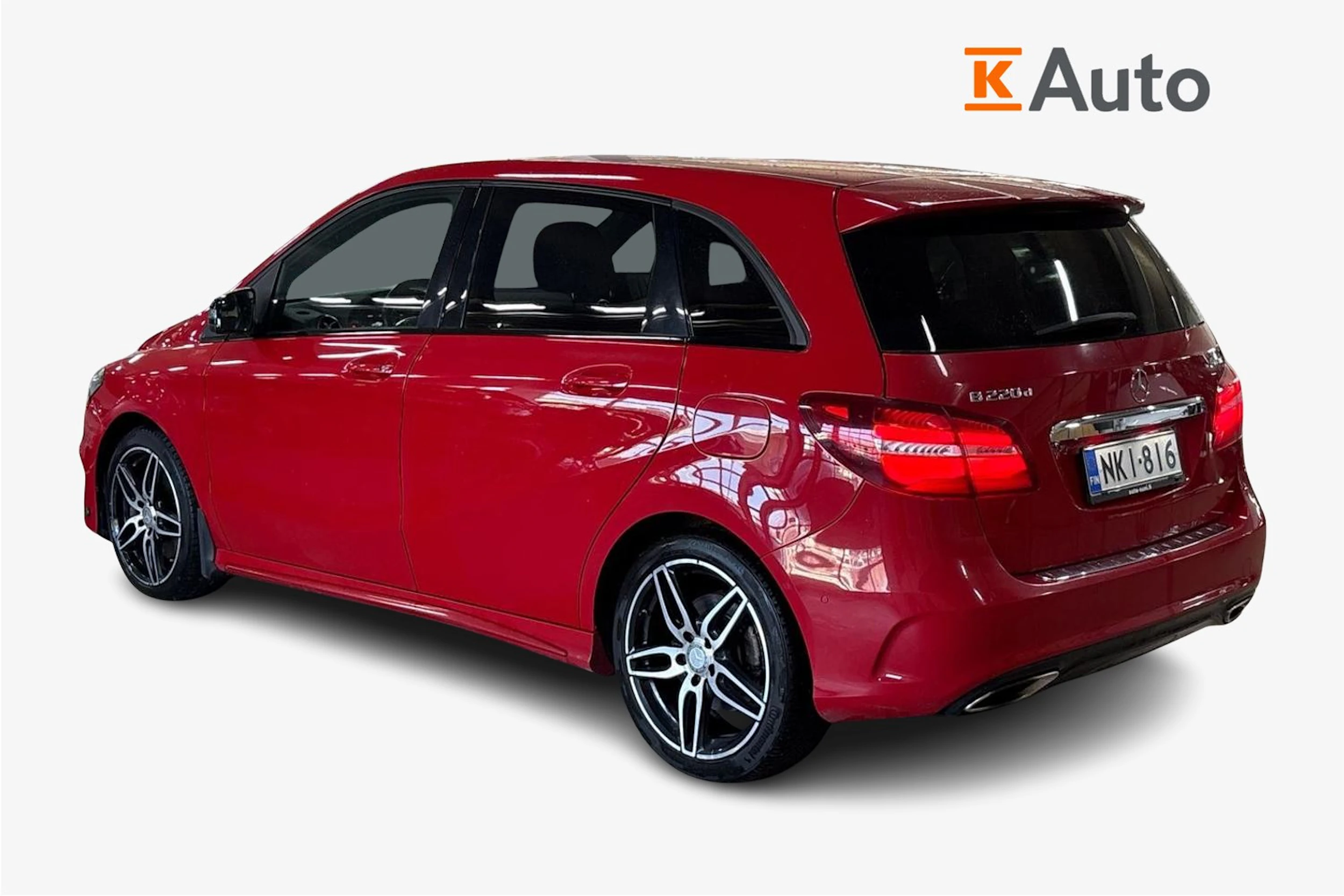 punainen Mercedes-Benz B 2016 kuva 2.