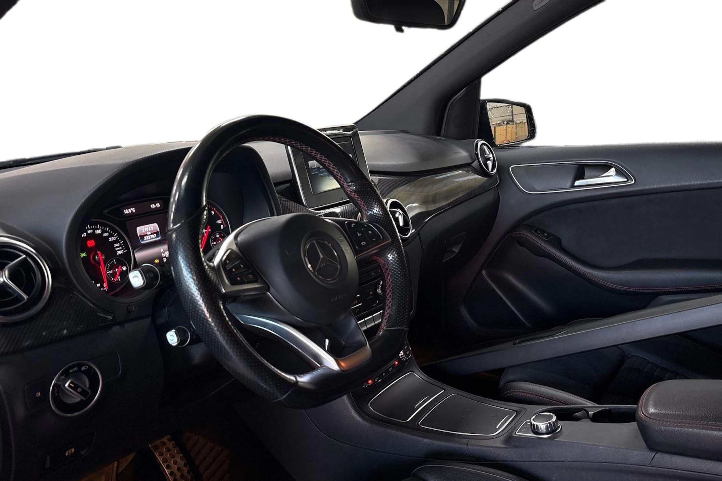 punainen Mercedes-Benz B 2016 kuva 3.
