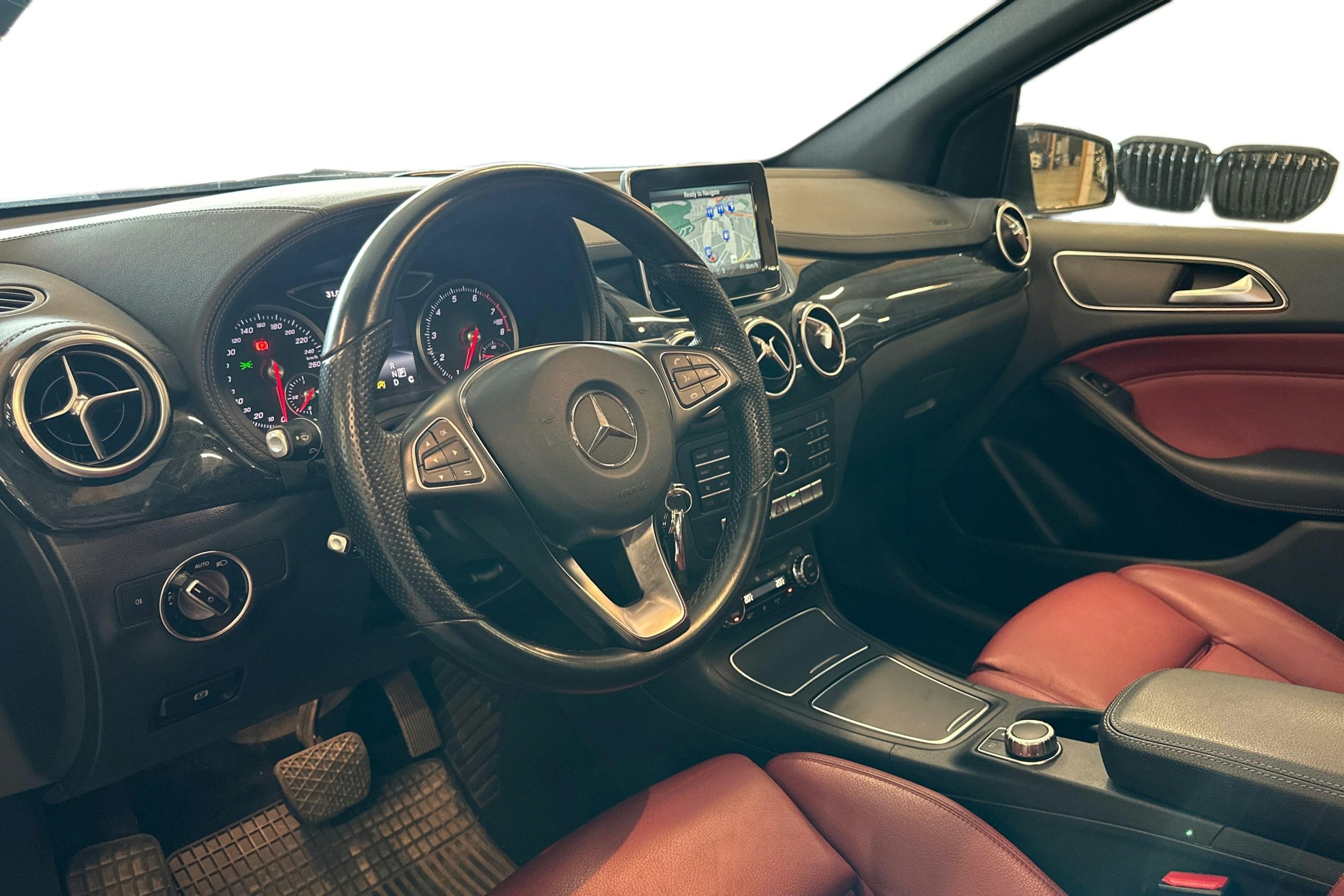 met. violetti Mercedes-Benz B 2016 kuva 3.