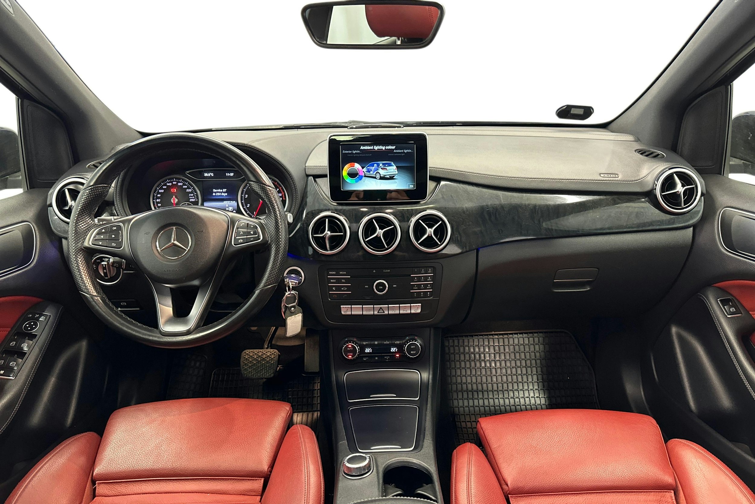 met. violetti Mercedes-Benz B 2016 kuva 9.