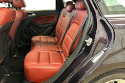 met. violetti Mercedes-Benz B 2016 kuva 10.