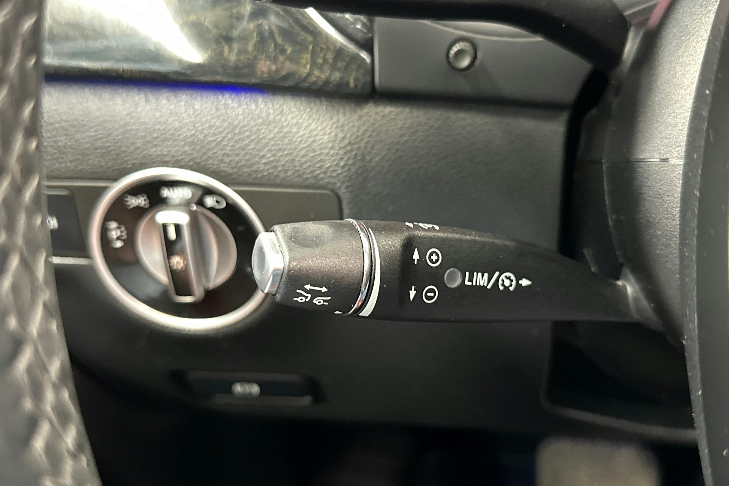 met. violetti Mercedes-Benz B 2016 kuva 19.