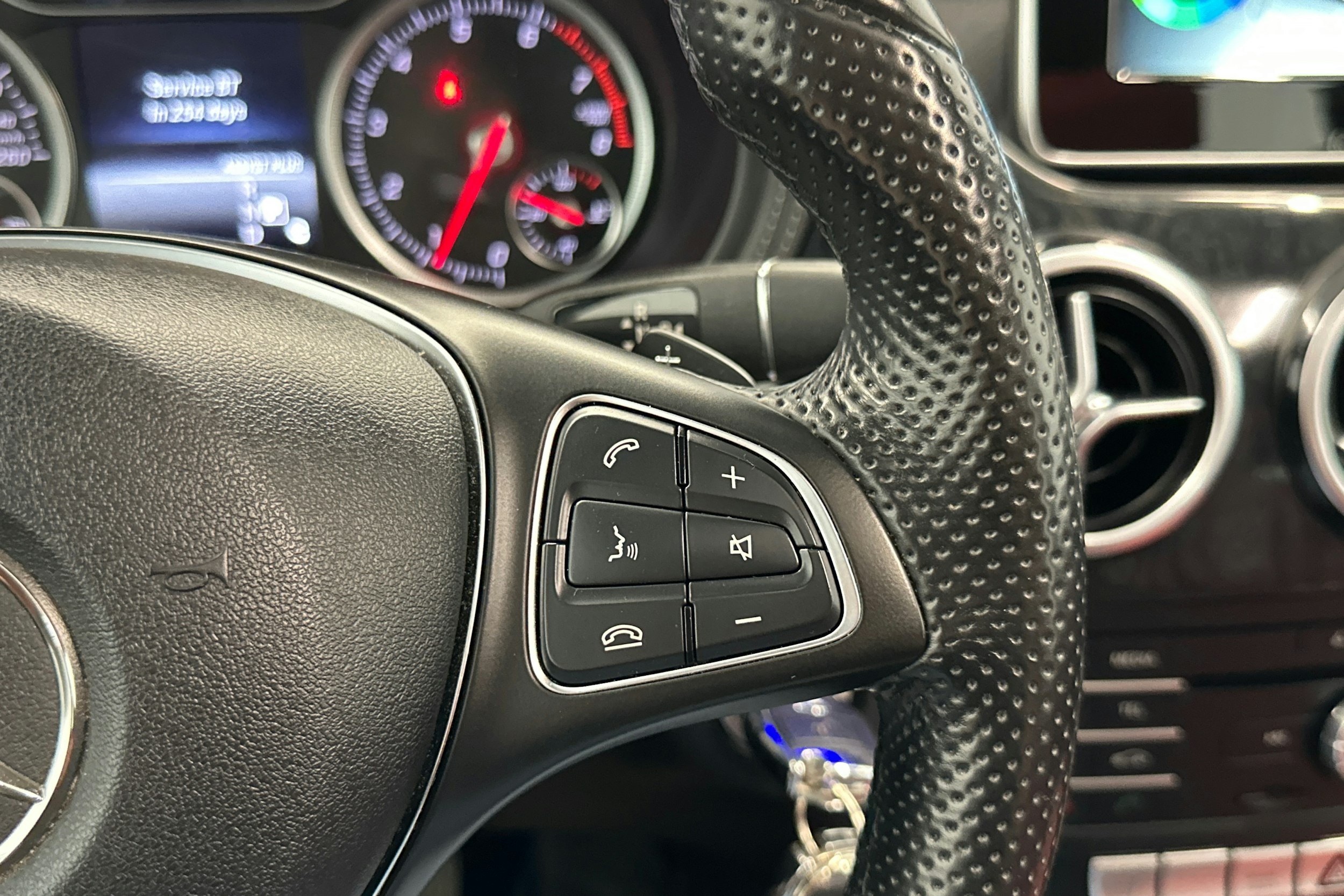 met. violetti Mercedes-Benz B 2016 kuva 21.