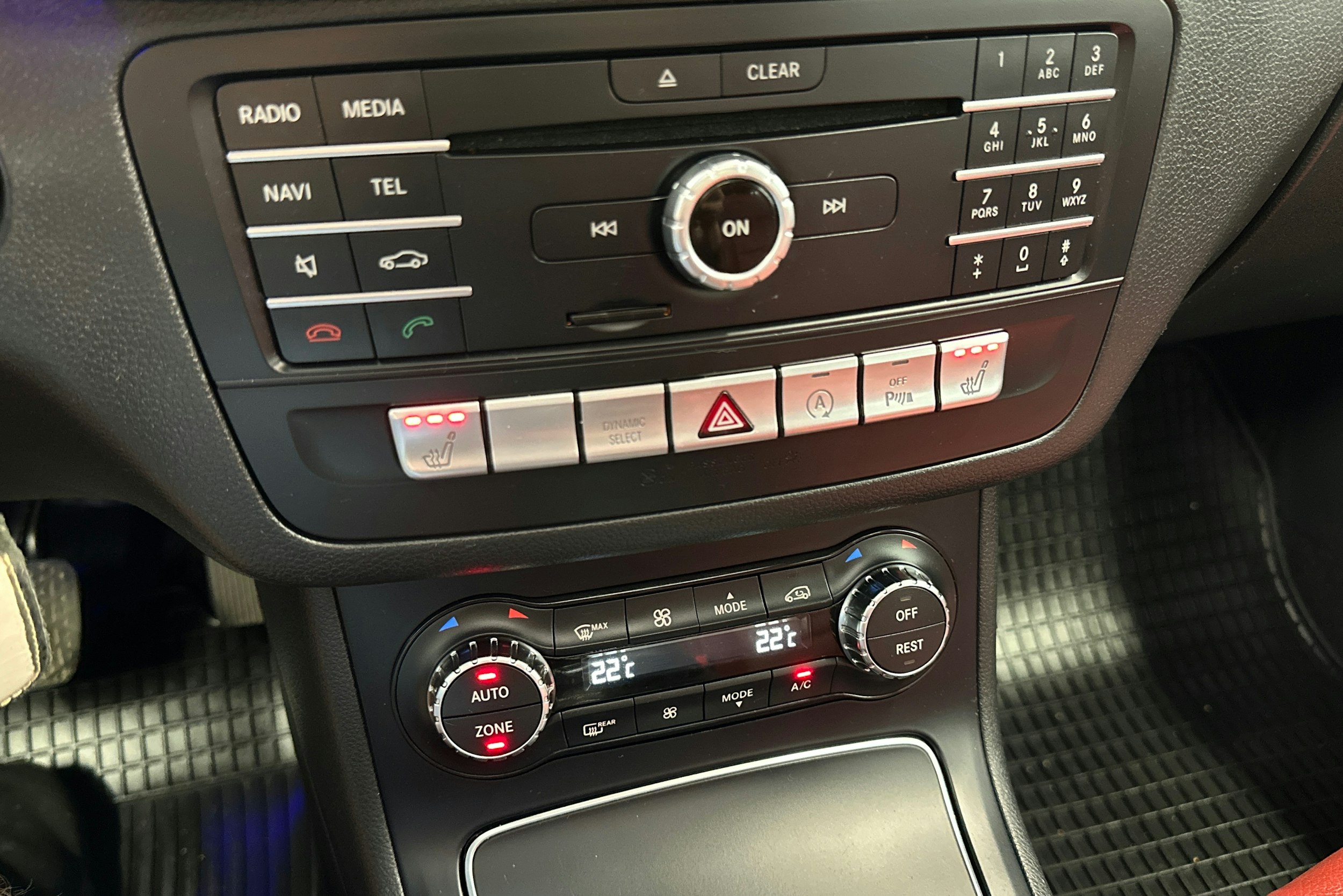 met. violetti Mercedes-Benz B 2016 kuva 27.