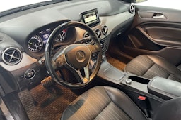 Harmaa Mercedes-Benz B 2016 kuva 3.