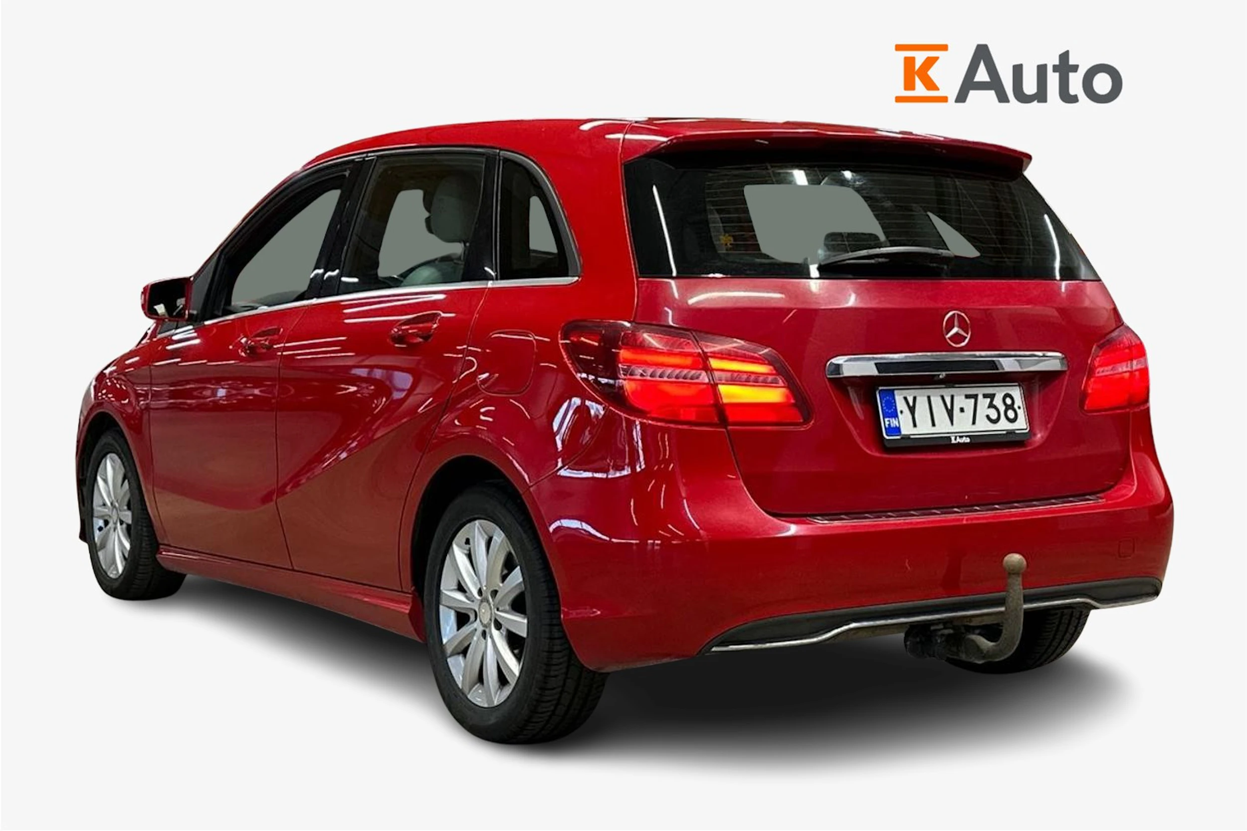 punainen Mercedes-Benz B 2016 kuva 2.