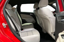 punainen Mercedes-Benz B 2016 kuva 8.