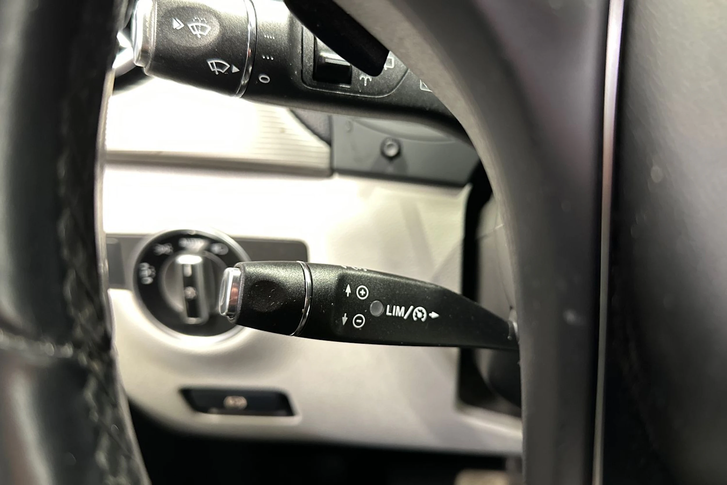 punainen Mercedes-Benz B 2016 kuva 20.