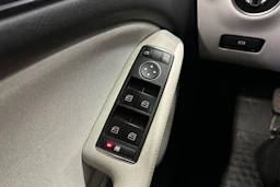 punainen Mercedes-Benz B 2016 kuva 24.