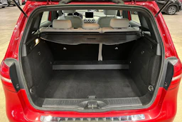 punainen Mercedes-Benz B 2016 kuva 25.