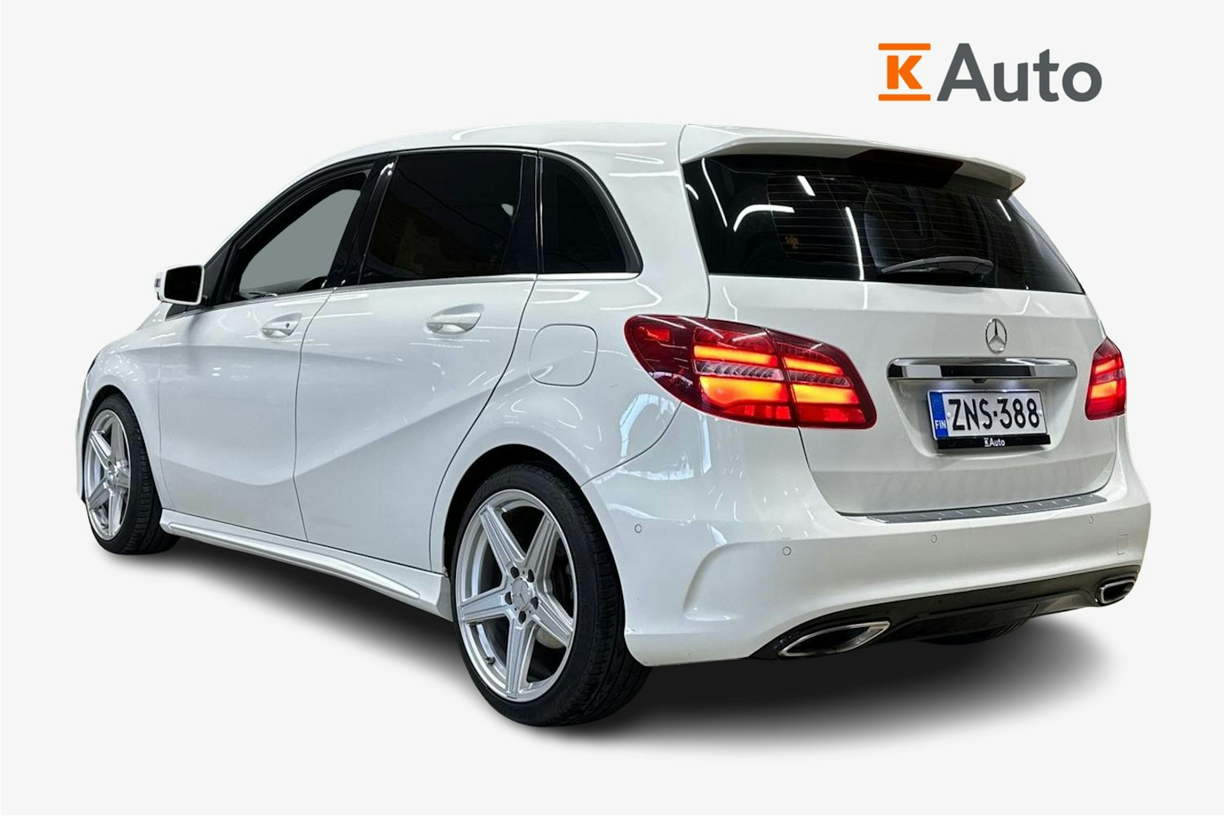 valkoinen Mercedes-Benz B 2017 kuva 2.