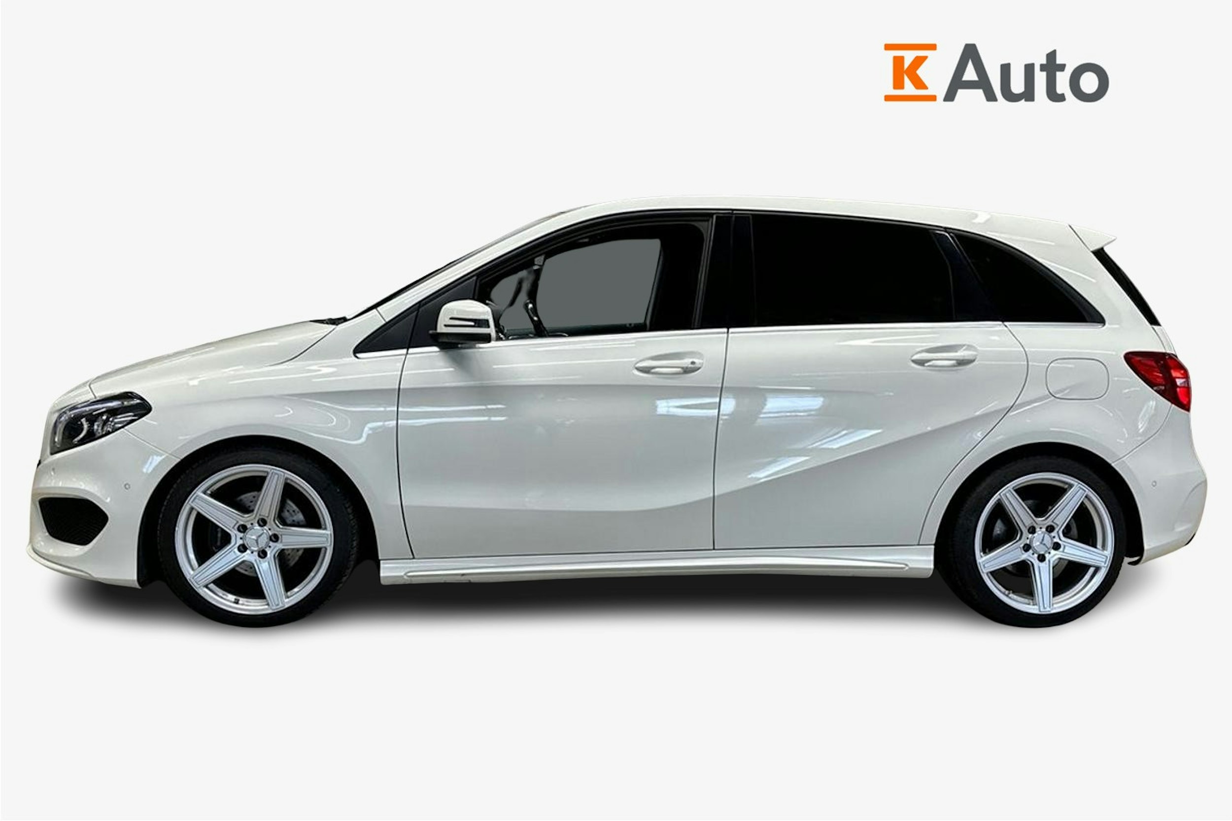 valkoinen Mercedes-Benz B 2017 kuva 6.