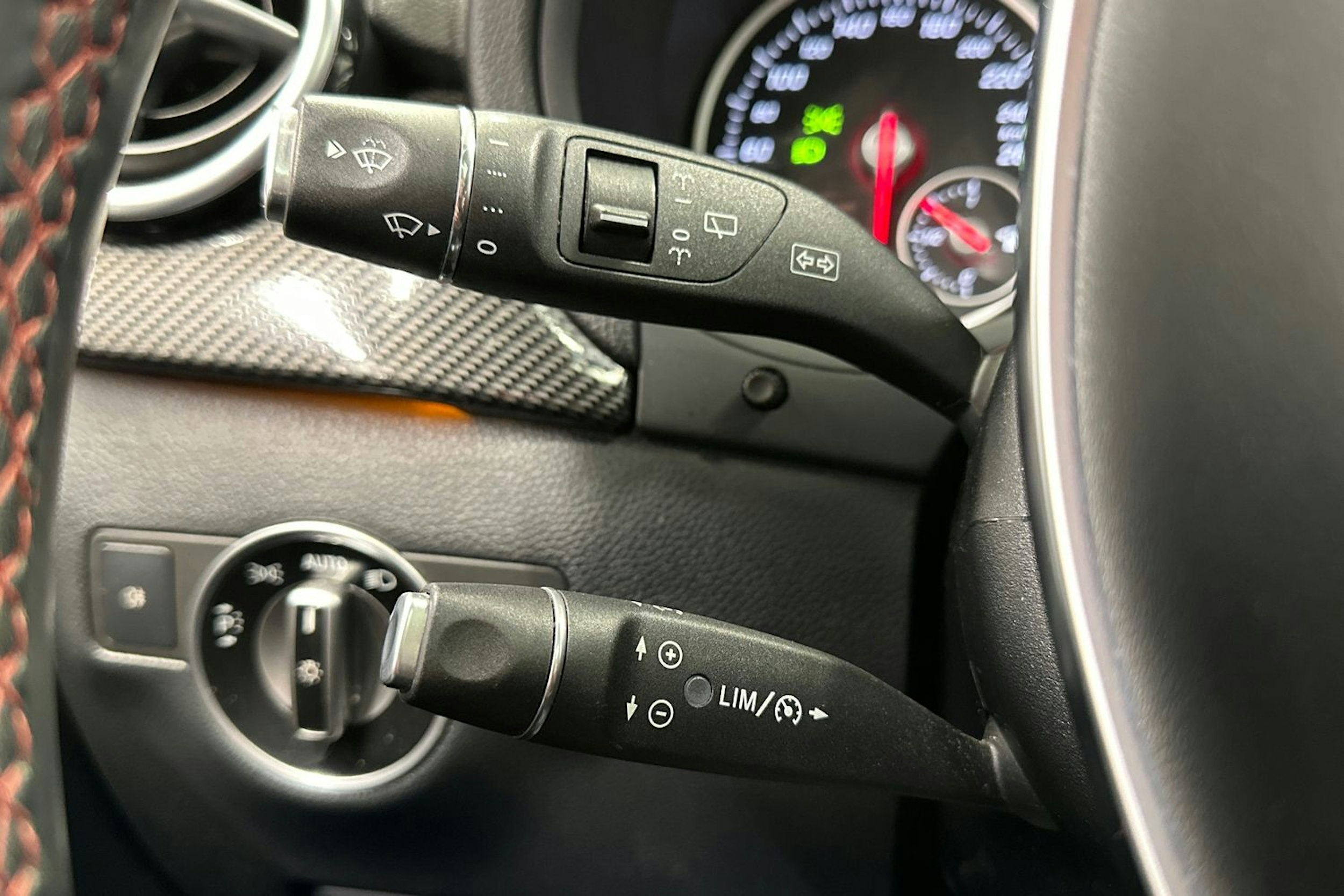 valkoinen Mercedes-Benz B 2017 kuva 26.