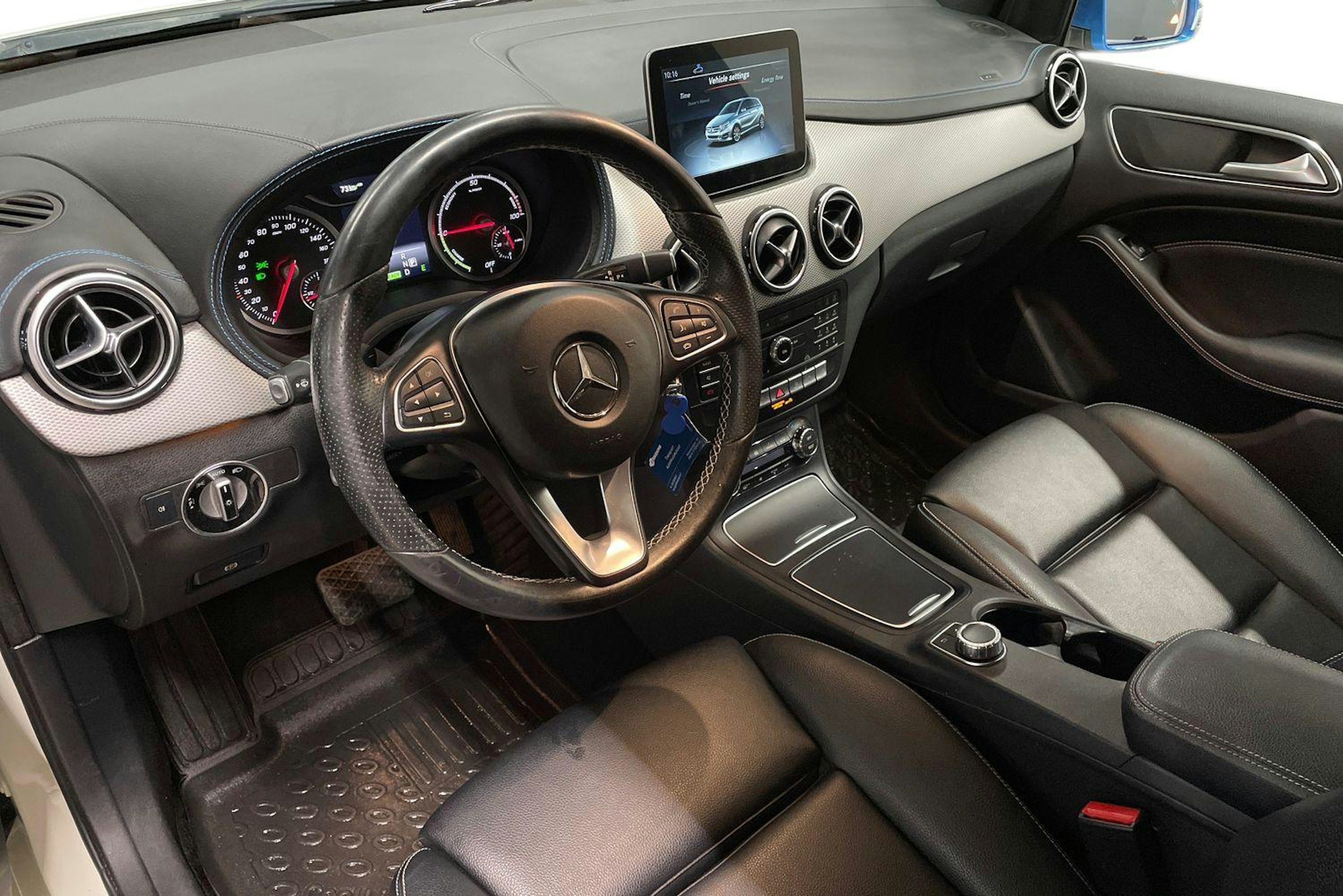 Valkoinen Mercedes-Benz B 2018 kuva 7.