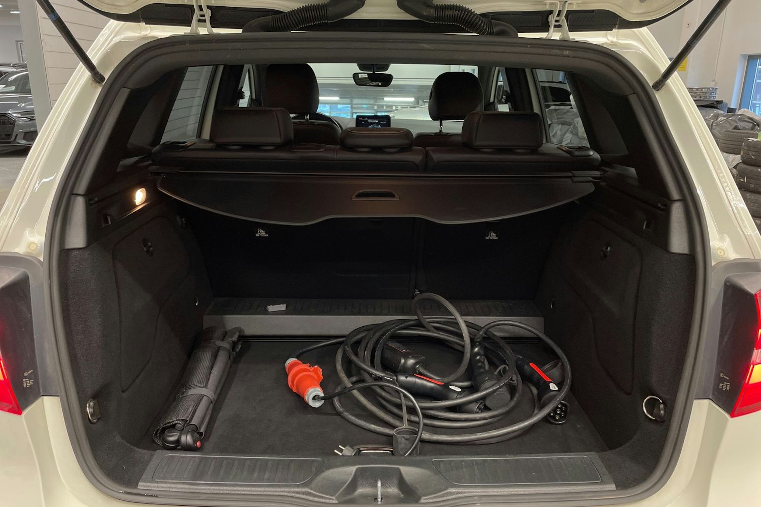 Valkoinen Mercedes-Benz B 2018 kuva 14.