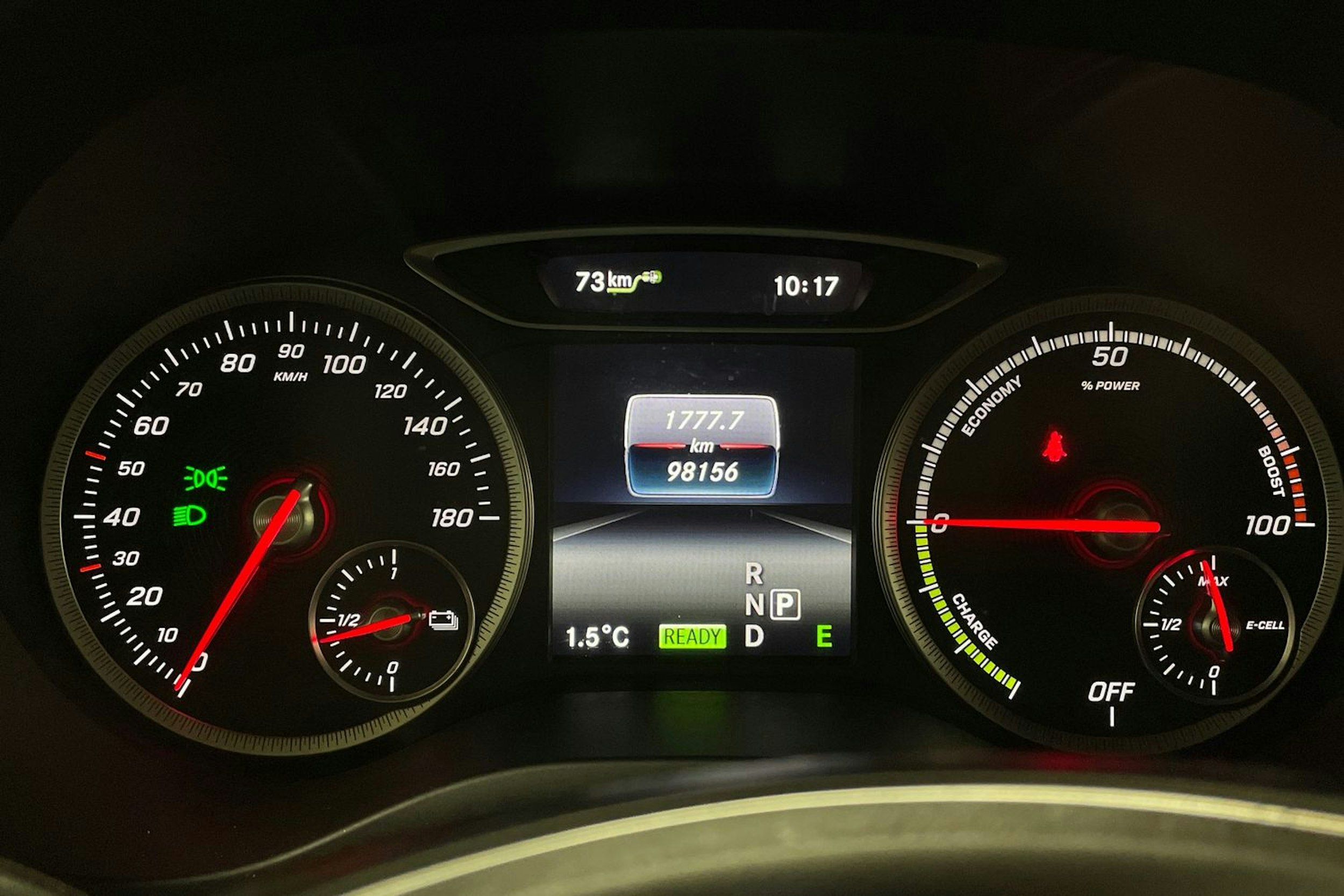 Valkoinen Mercedes-Benz B 2018 kuva 15.