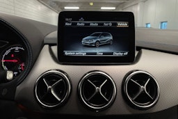 Valkoinen Mercedes-Benz B 2018 kuva 16.