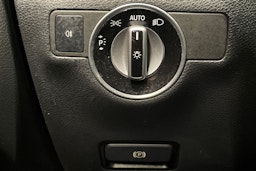 Valkoinen Mercedes-Benz B 2018 kuva 19.