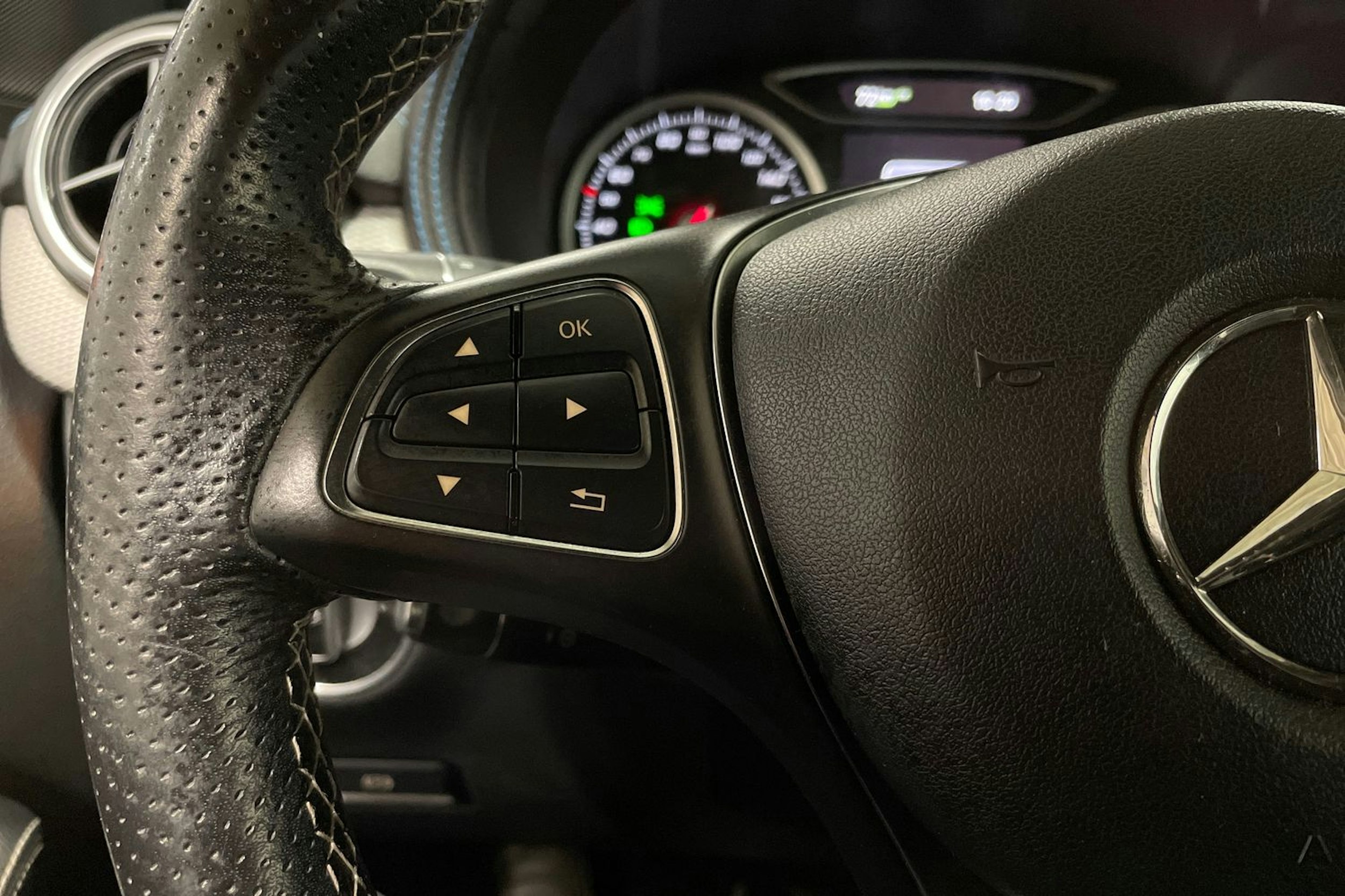 Valkoinen Mercedes-Benz B 2018 kuva 20.