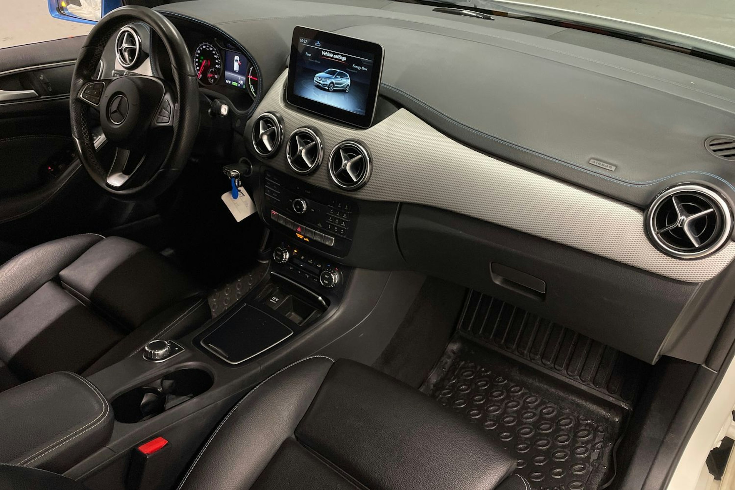 Valkoinen Mercedes-Benz B 2018 kuva 25.