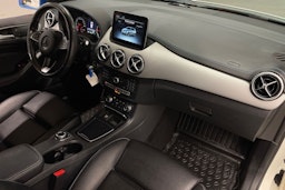 Valkoinen Mercedes-Benz B 2018 kuva 25.