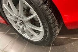 punainen Mercedes-Benz B 2018 kuva 13.