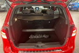 punainen Mercedes-Benz B 2018 kuva 14.