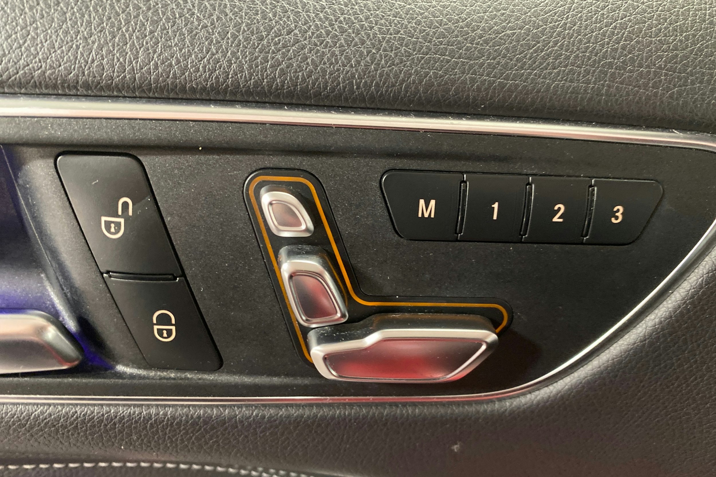 punainen Mercedes-Benz B 2018 kuva 15.