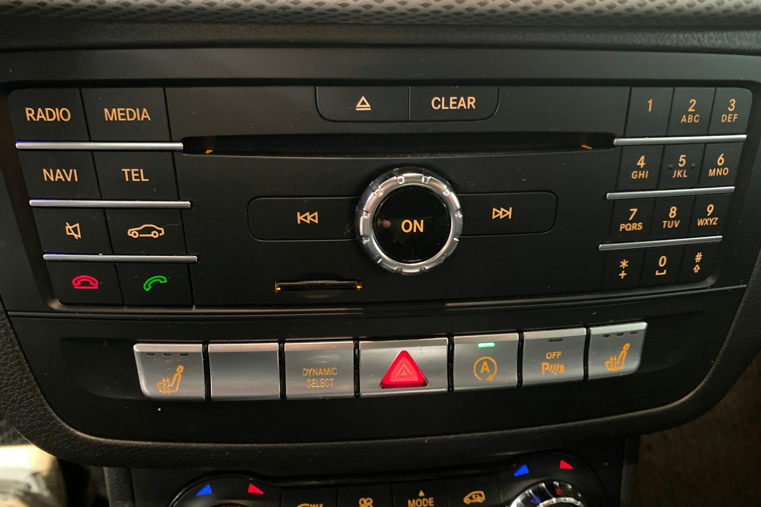 punainen Mercedes-Benz B 2018 kuva 20.