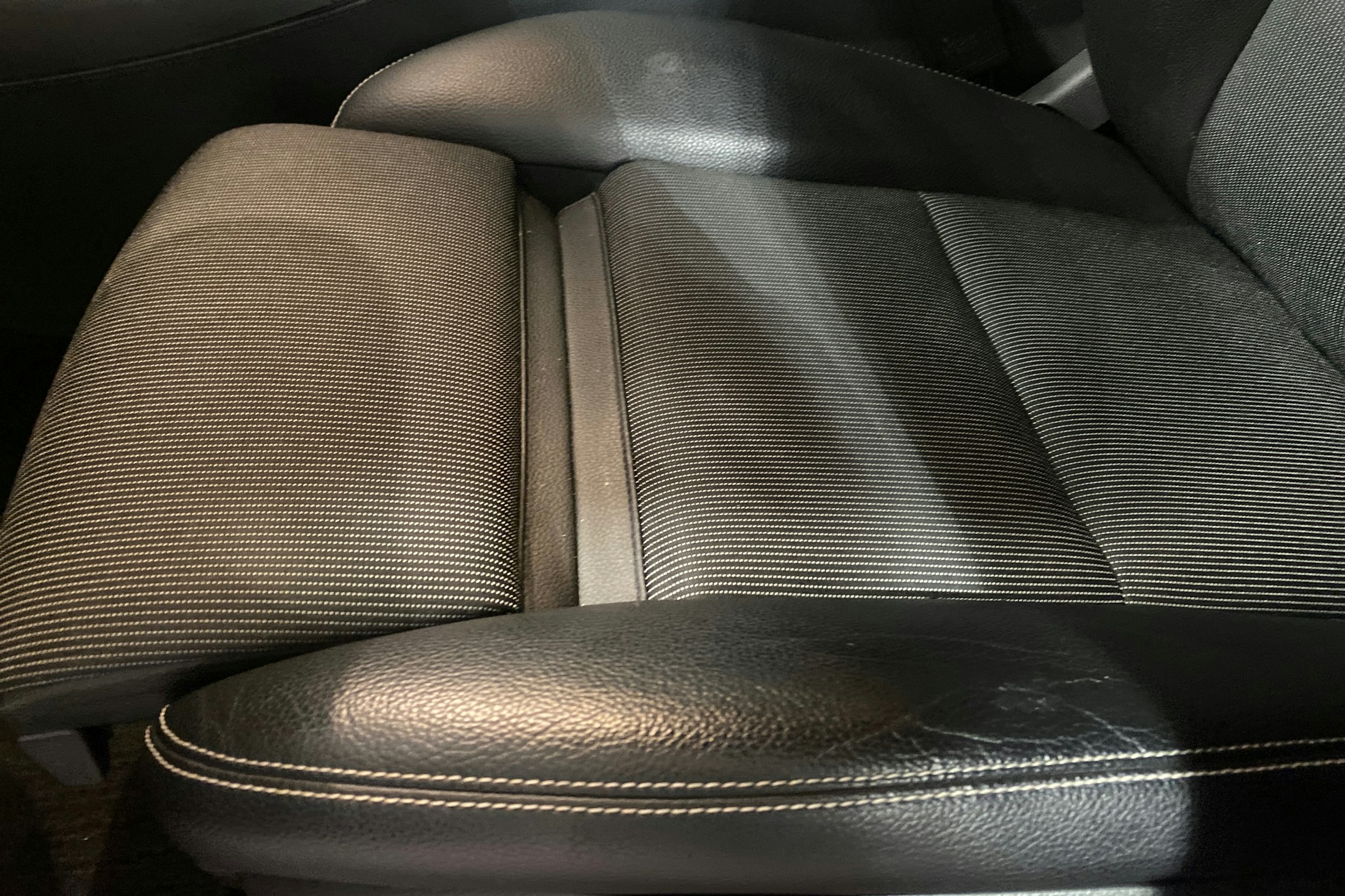 punainen Mercedes-Benz B 2018 kuva 22.