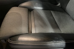 punainen Mercedes-Benz B 2018 kuva 22.