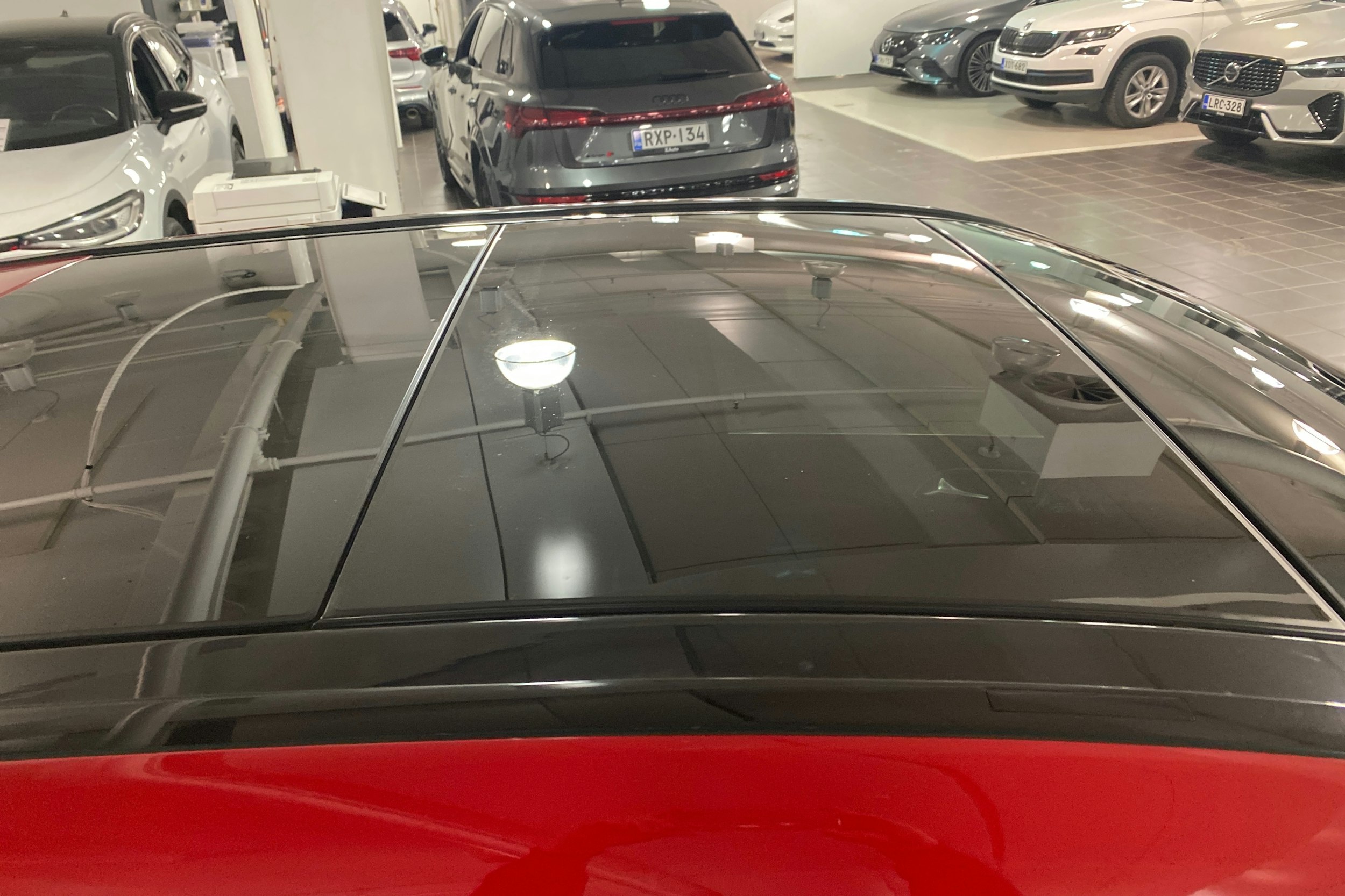 punainen Mercedes-Benz B 2018 kuva 24.