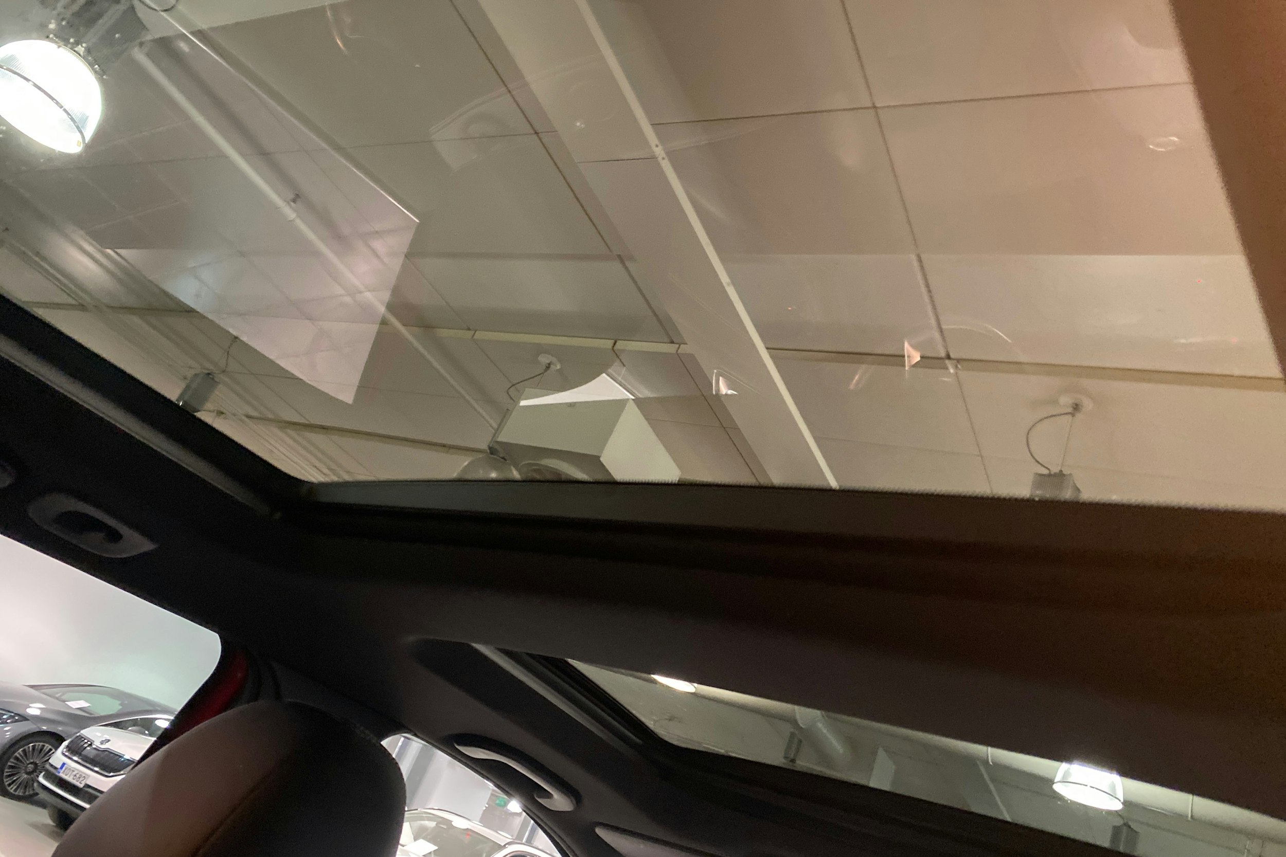 punainen Mercedes-Benz B 2018 kuva 26.