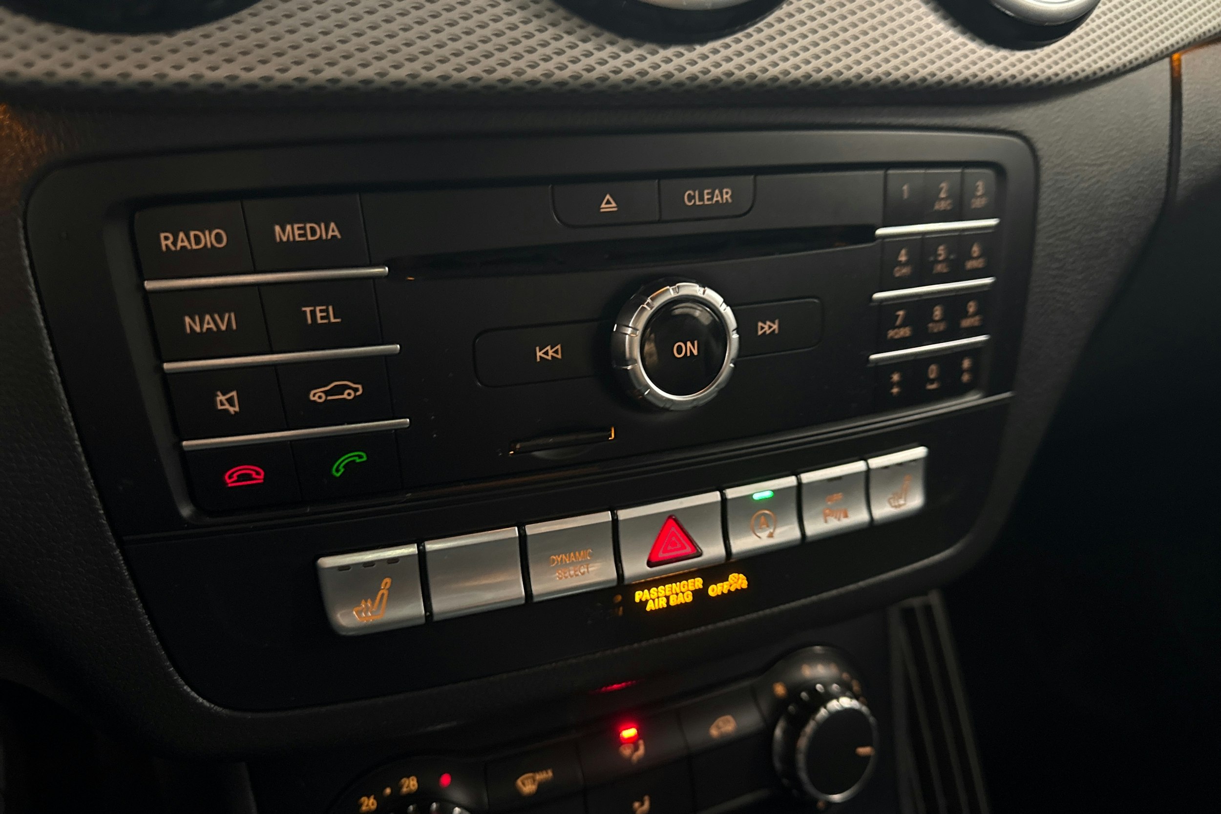 harmaa Mercedes-Benz B 2018 kuva 21.