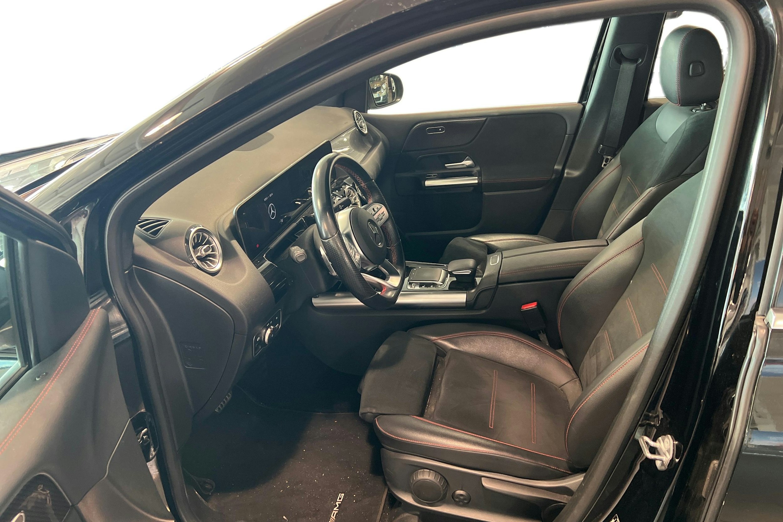 musta Mercedes-Benz B 2019 kuva 3.