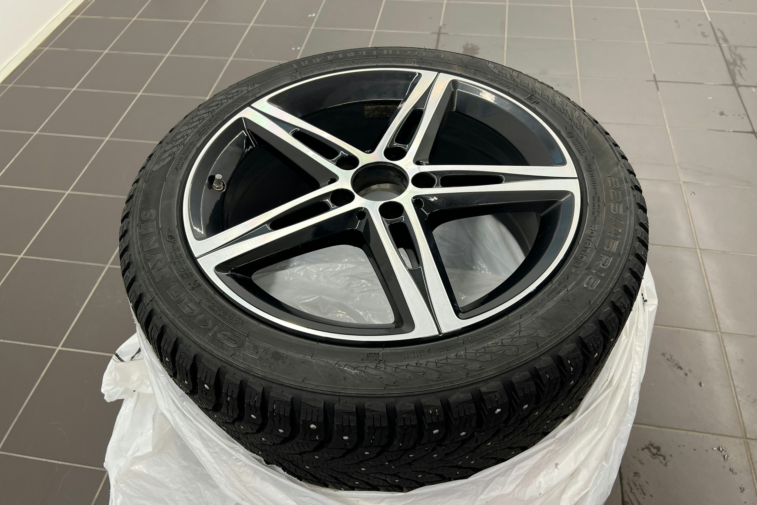 musta Mercedes-Benz B 2019 kuva 13.