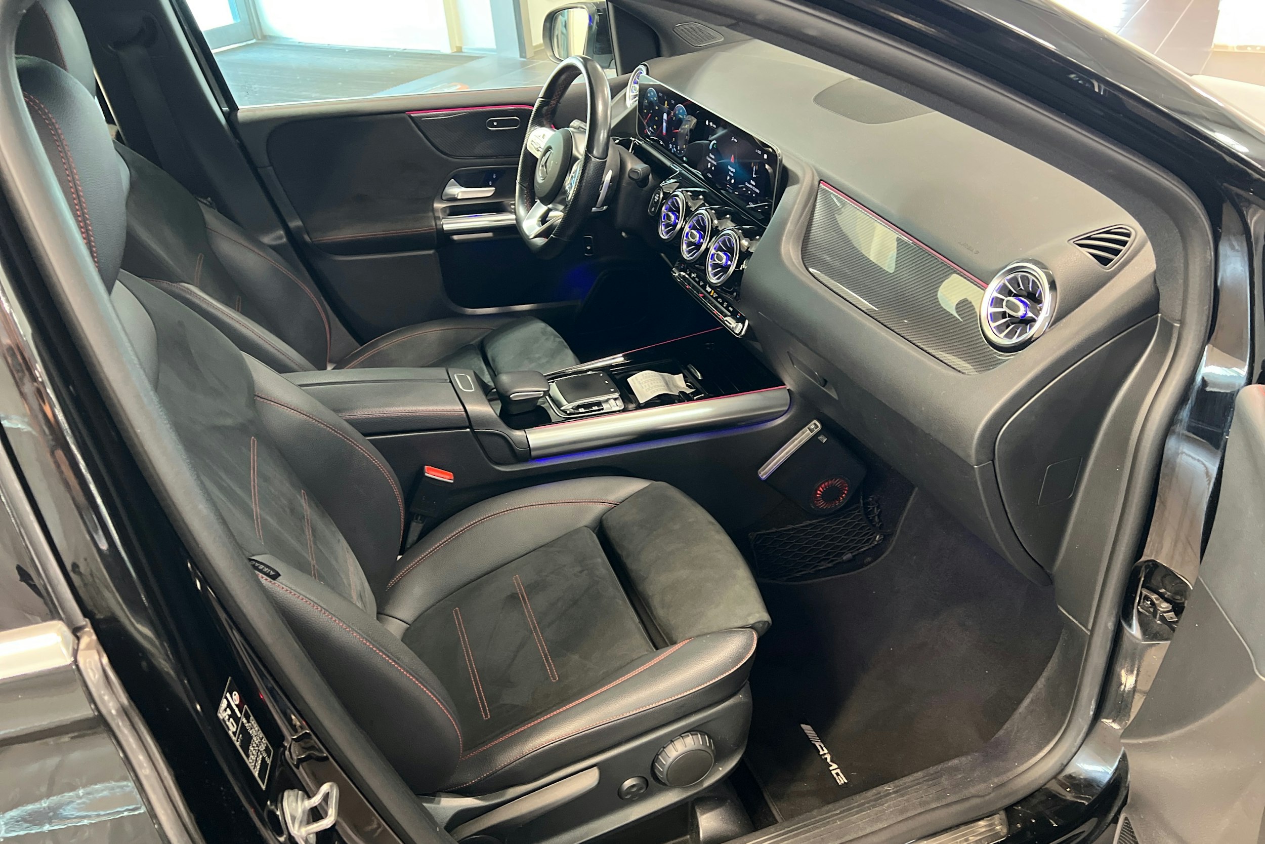 musta Mercedes-Benz B 2019 kuva 17.