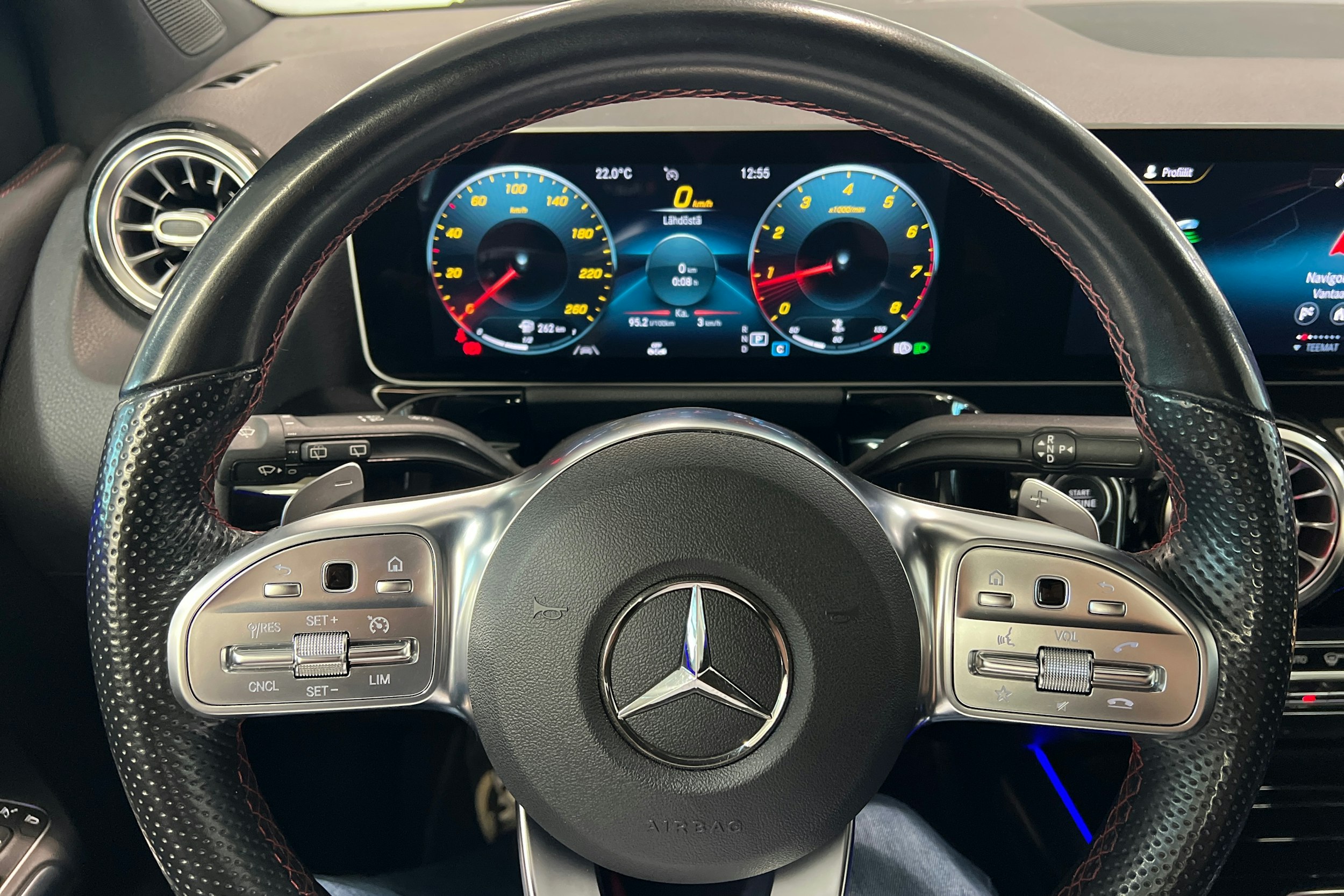 musta Mercedes-Benz B 2019 kuva 18.