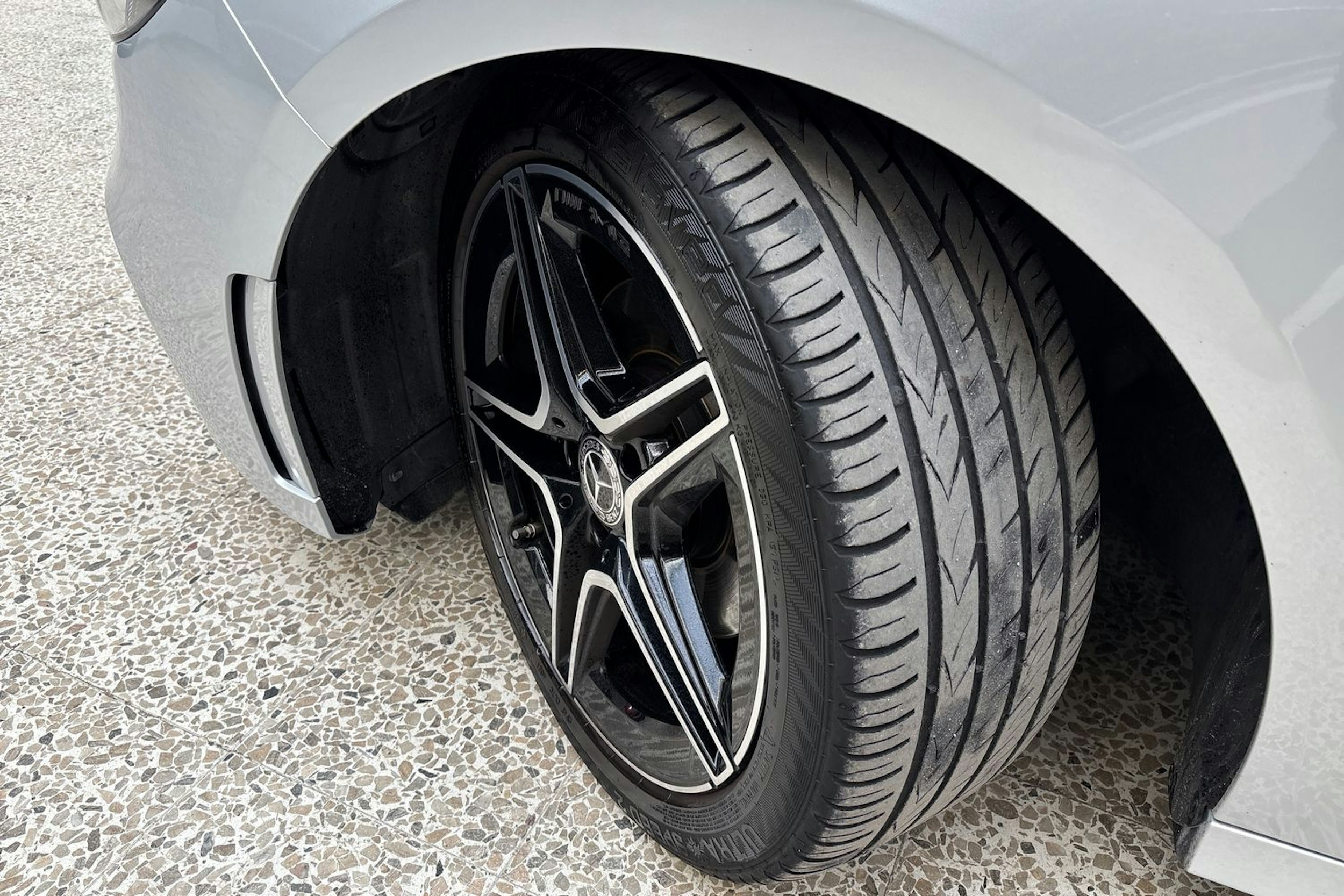 harmaa Mercedes-Benz B 2019 kuva 13.
